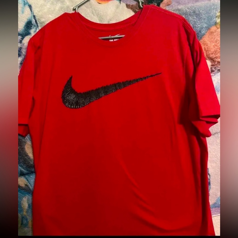 Nike Swoosh Red Athletic Cut Mens Short Sleeve T-Shirt XL
